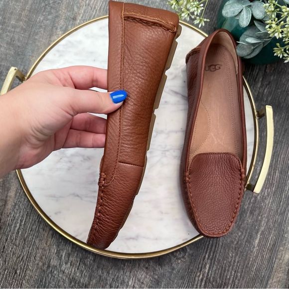 Sz 8.5M Ugg Brown Leather Loafers - Picture 6 of 9